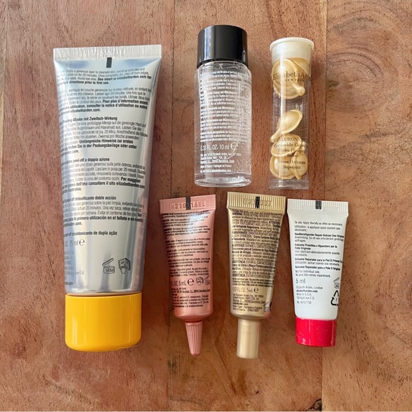 Elizabeth Arden Bundle - Picture 2 of 8
